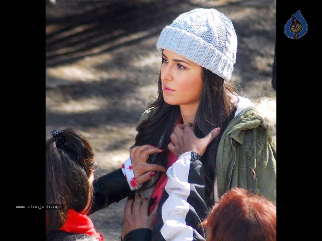 Bang Bang Movie Stills - 14 / 28 photos