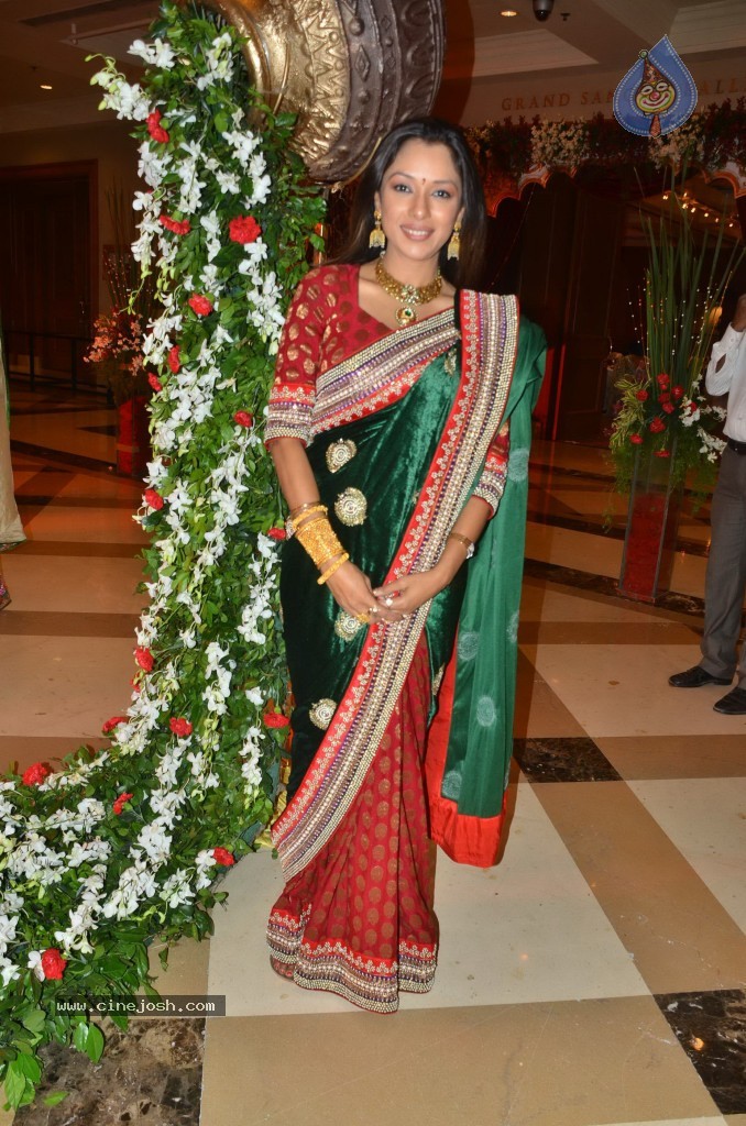 Bappa Lahiri Wedding Reception - 55 / 75 photos