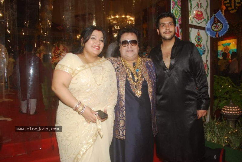 Bappi Lahiri Celebrates Durga Puja - 4 / 24 photos