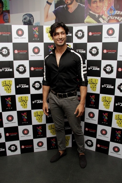 Behen Hogi Teri Special Screening Photos - 26 / 29 photos