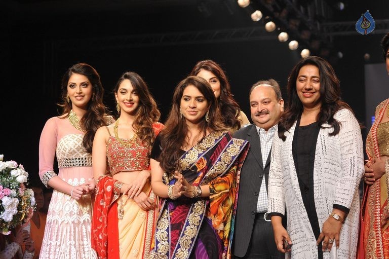 Beti Show by Gitanjali at IIJW 2015 - 7 / 96 photos