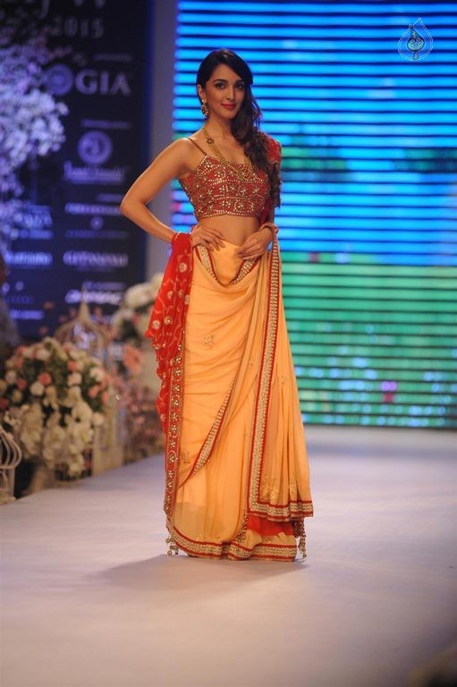 Beti Show by Gitanjali at IIJW 2015 - 10 / 96 photos