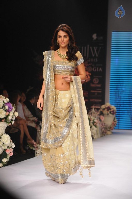Beti Show by Gitanjali at IIJW 2015 - 15 / 96 photos