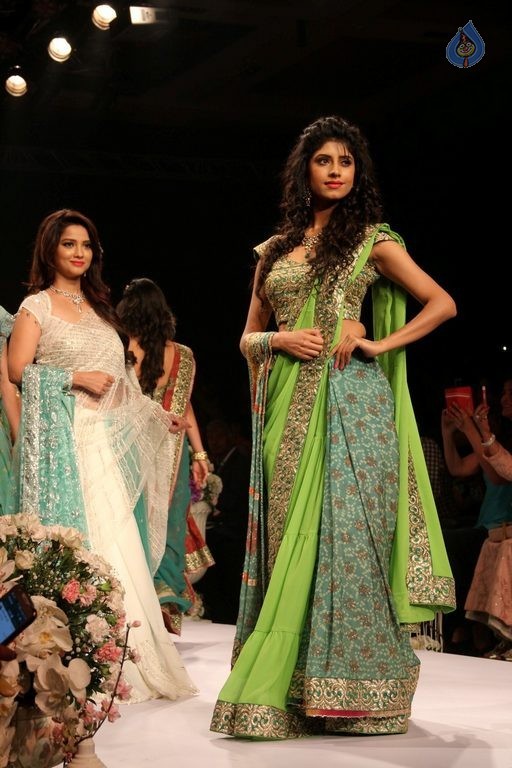 Beti Show by Gitanjali at IIJW 2015 - 36 / 96 photos