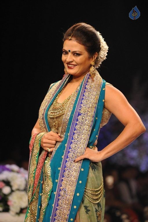 Beti Show by Gitanjali at IIJW 2015 - 42 / 96 photos