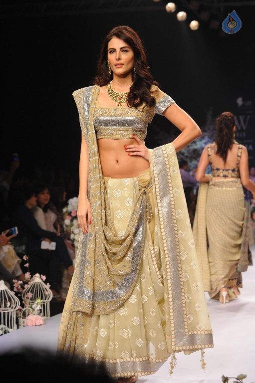 Beti Show by Gitanjali at IIJW 2015 - 51 / 96 photos