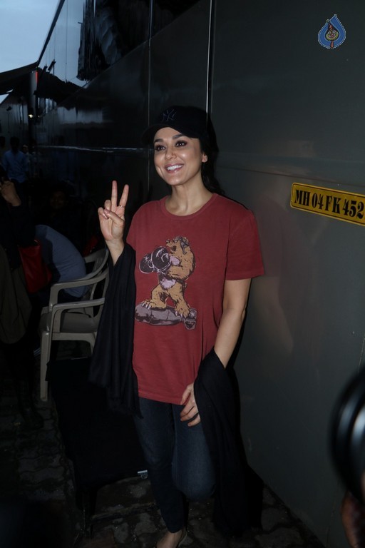 Bhaiyyaji Superhit Film On Location - 6 / 35 photos