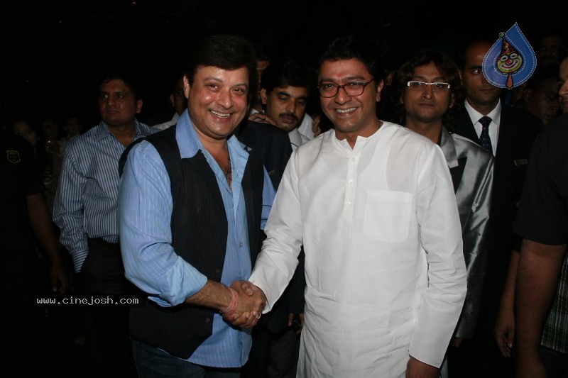 Big B, Raj Thackeray at a website launch. - 26 / 29 photos