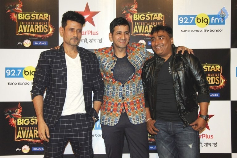 BIG STAR Entertainment Awards 2015 - 38 / 84 photos