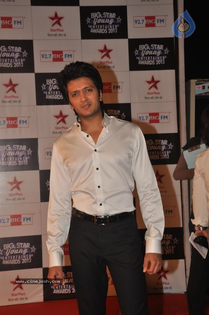 Big Star Young Entertainer Awards 2012 - 54 / 57 photos