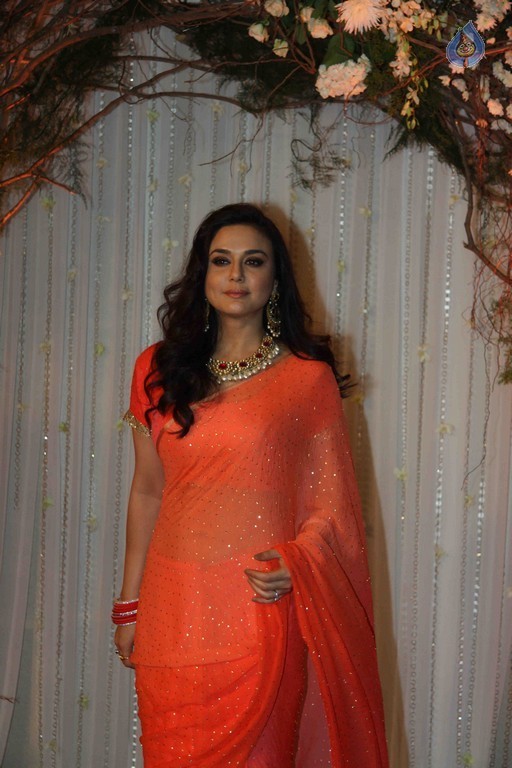 Bipasha Basu Wedding Reception Photos 1 - 41 / 58 photos