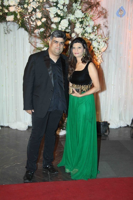 Bipasha Basu Wedding Reception Photos 1 - 54 / 58 photos