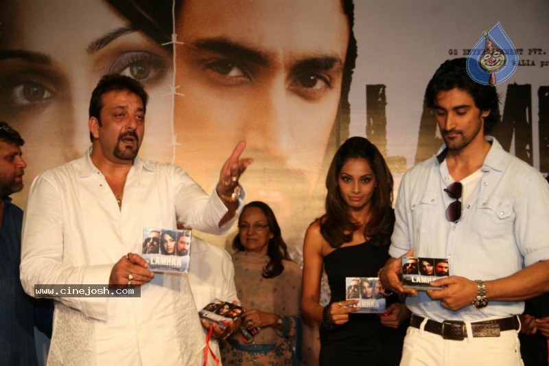 Bipasha n Sanjay Dutt at Lamhaa Movie Audio Launch - 2 / 37 photos
