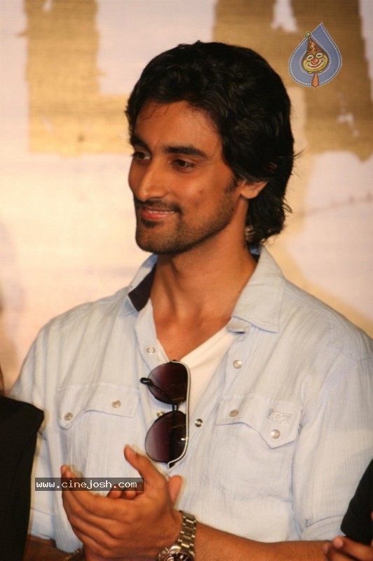 Bipasha n Sanjay Dutt at Lamhaa Movie Audio Launch - 22 / 37 photos