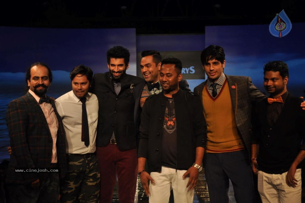 Blackberrys Sharp Nights Fashion Show - 27 / 31 photos