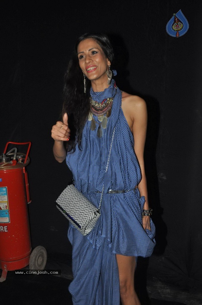 Blackberrys Spring Summer Collection Fashion Show - 20 / 39 photos