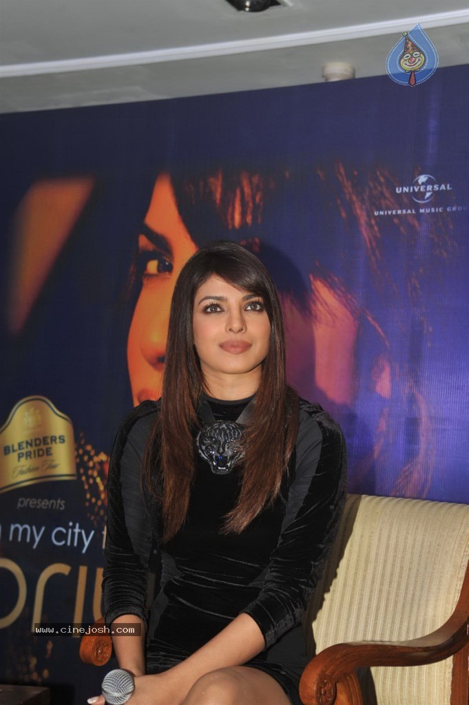 Blenders Pride Fashion Tour PM - 39 / 44 photos