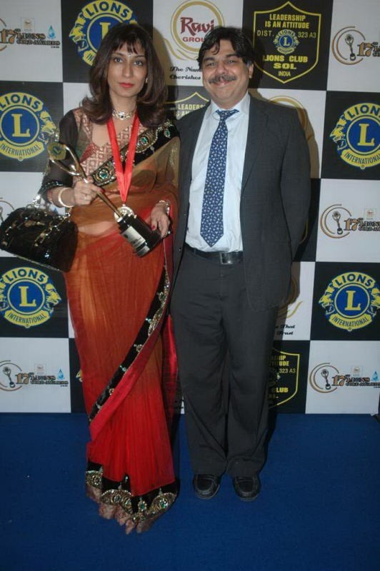Bolly Celebs at 17th Lions Gold Awards - 50 / 88 photos