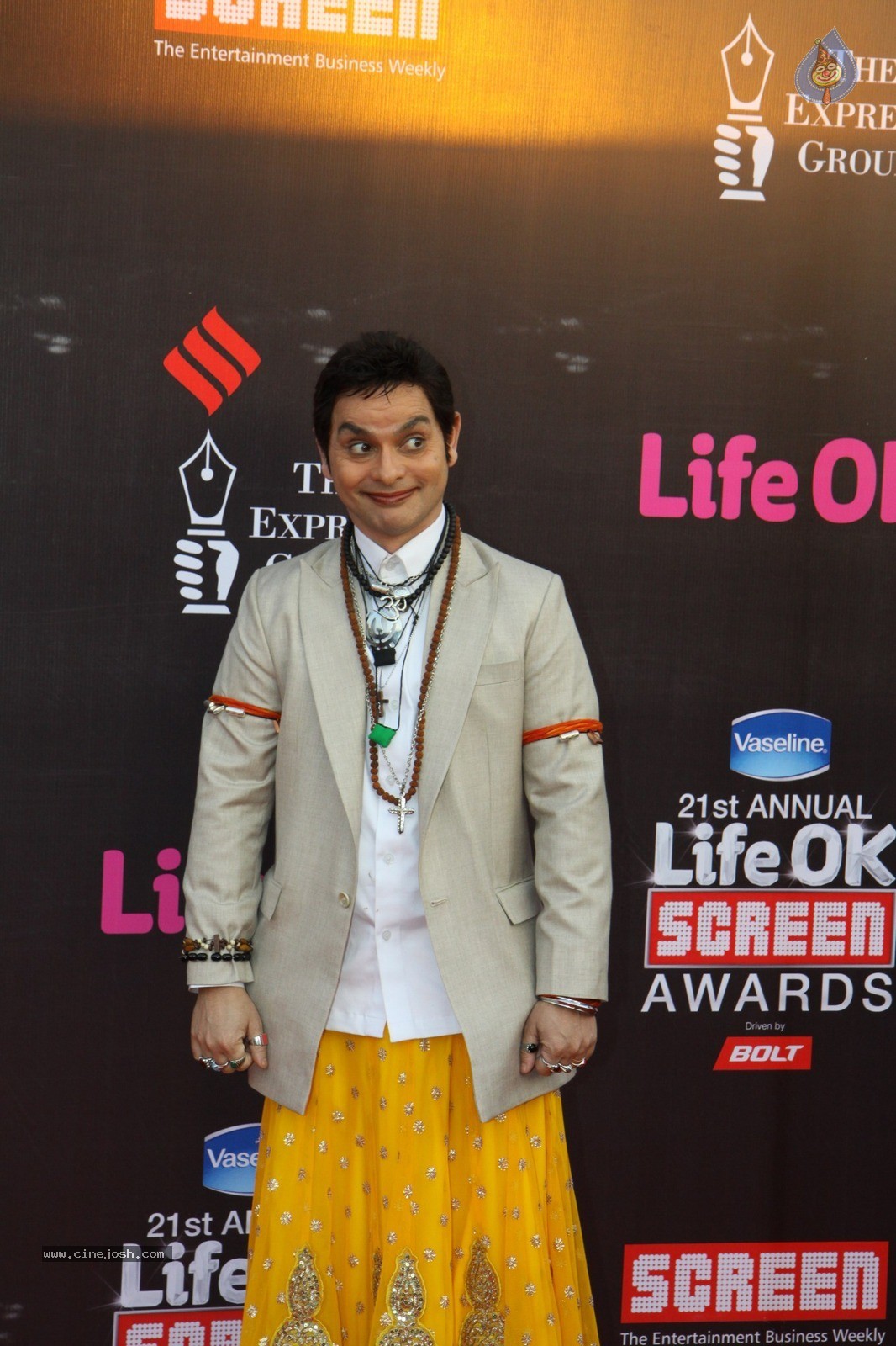 Bolly Celebs at 21st Life OK Screen Awards 01 - 10 / 78 photos