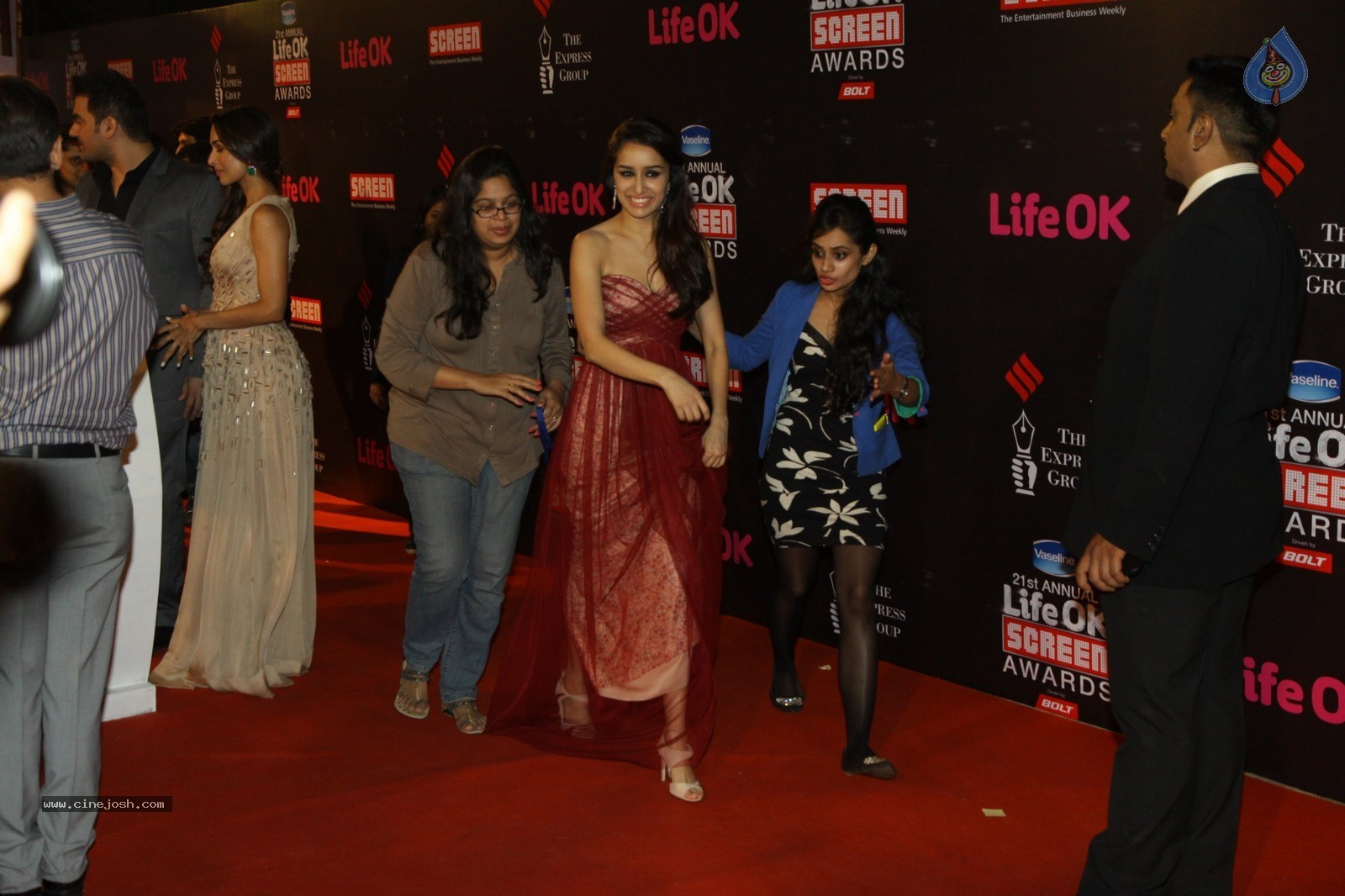 Bolly Celebs at 21st Life OK Screen Awards 02 - 16 / 78 photos