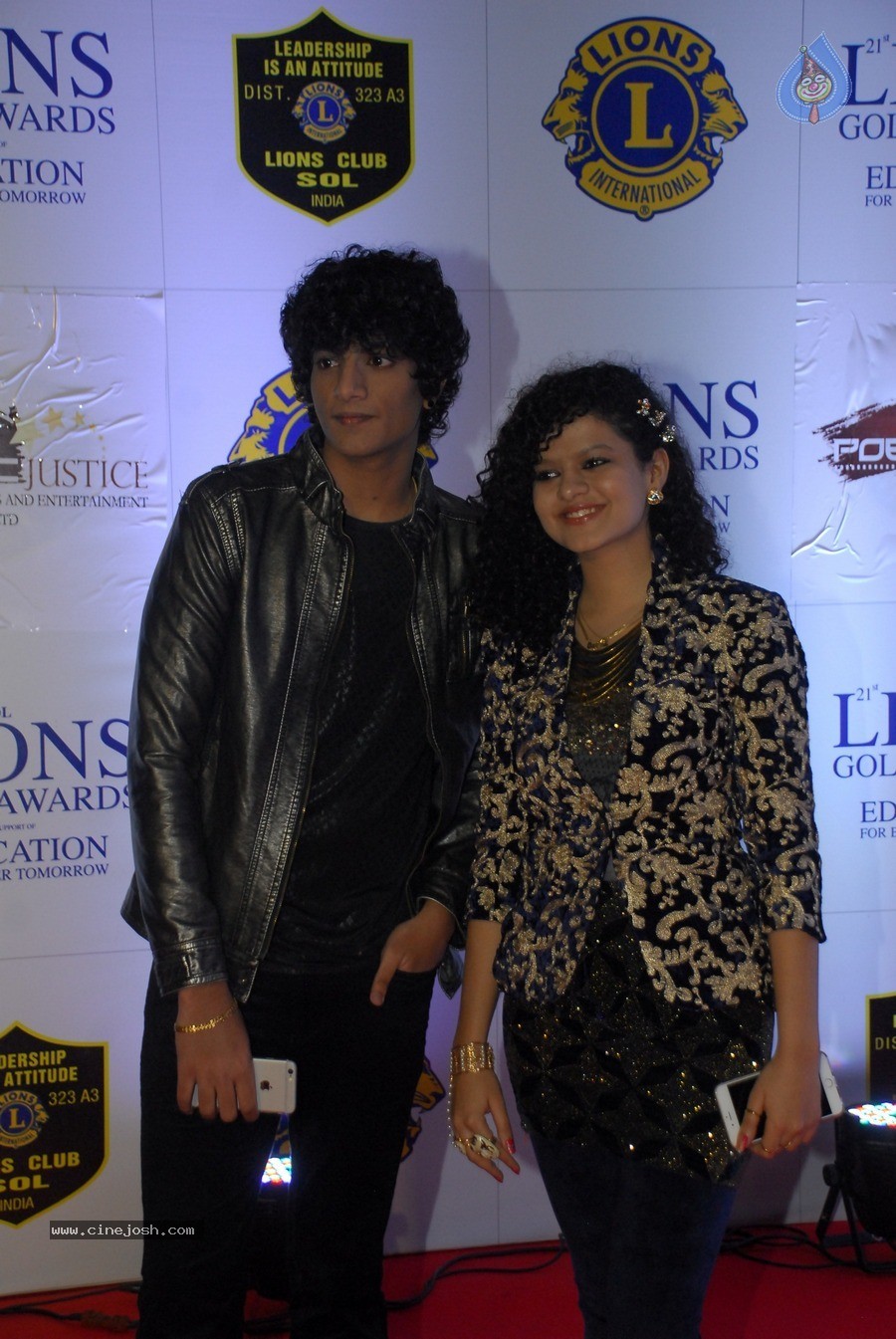 Bolly Celebs at 21st Lions Gold Awards 2015 - 56 / 67 photos