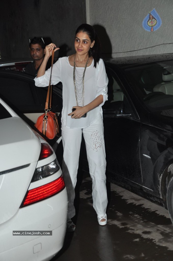 Bolly Celebs at 72 Miles Ek Pravas Premiere - 1 / 41 photos