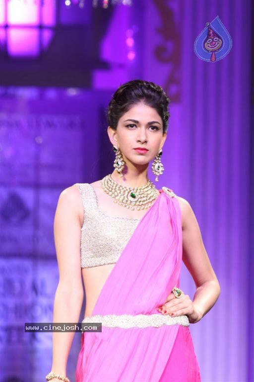 Bolly Celebs at Aamby Valley India Bridal Fashion Week - 38 / 54 photos