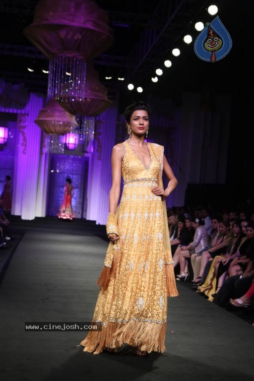 Bolly Celebs at Aamby Valley India Bridal Fashion Week - 45 / 54 photos