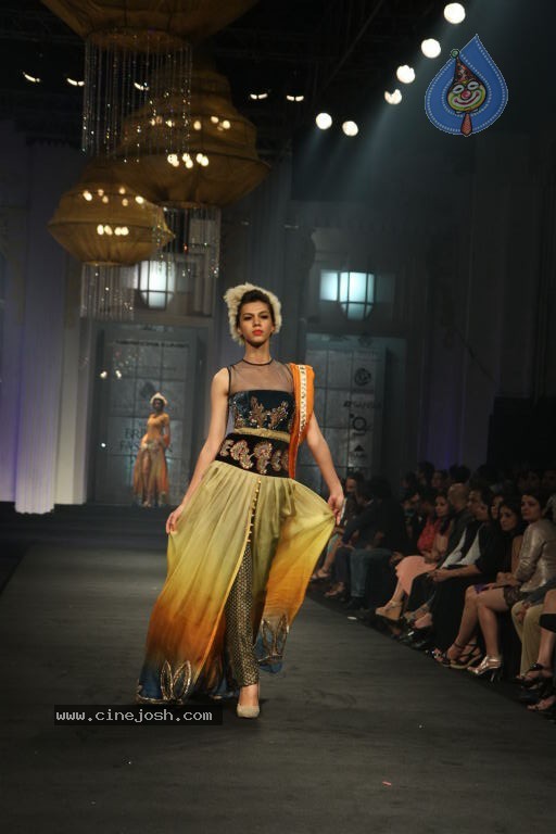 Bolly Celebs at Aamby Valley India Bridal Fashion Week - 49 / 54 photos