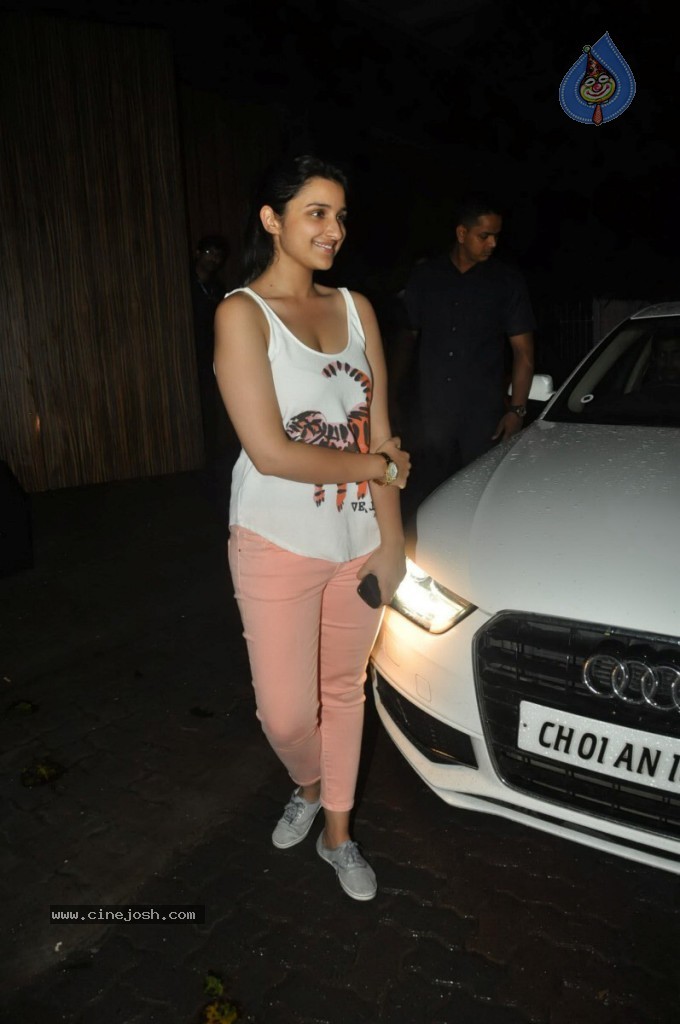 Bolly Celebs at Aamir Khan Party - 1 / 41 photos