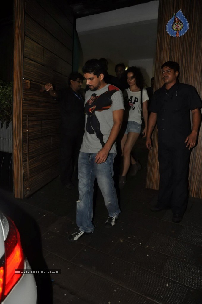 Bolly Celebs at Aamir Khan Party - 23 / 41 photos