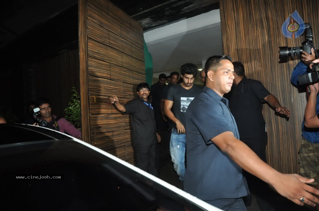 Bolly Celebs at Aamir Khan Party - 35 / 41 photos