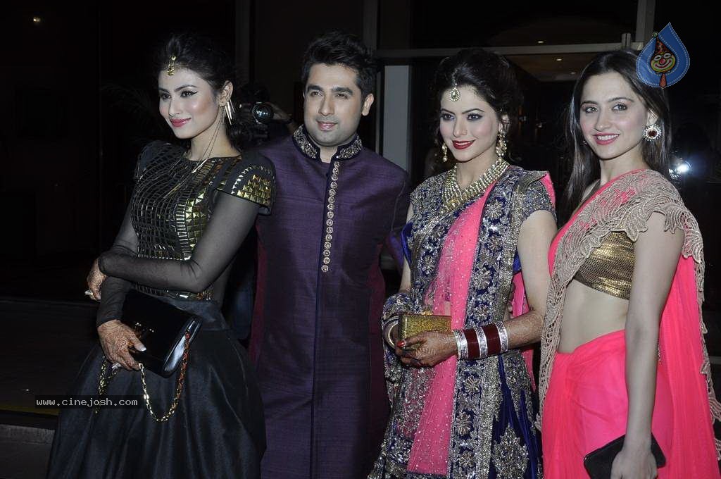 Bolly Celebs at Aamna Sharif Wedding Reception - 69 / 101 photos