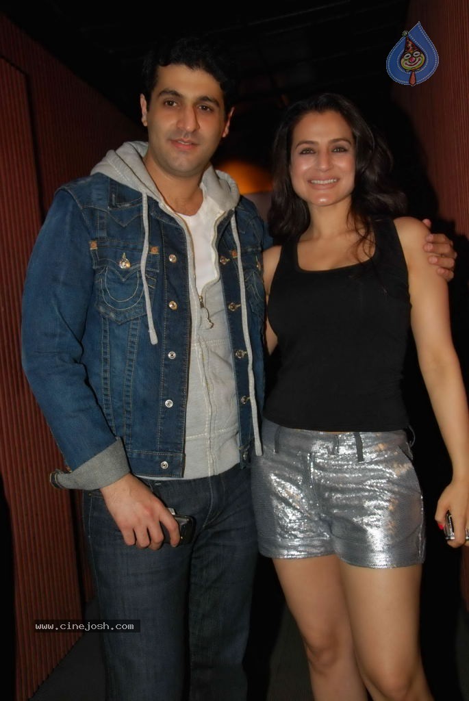 Bolly Celebs at Agneepath Movie Success Party - 7 / 150 photos