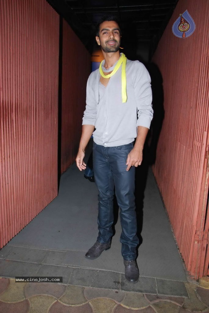 Bolly Celebs at Agneepath Movie Success Party - 81 / 150 photos