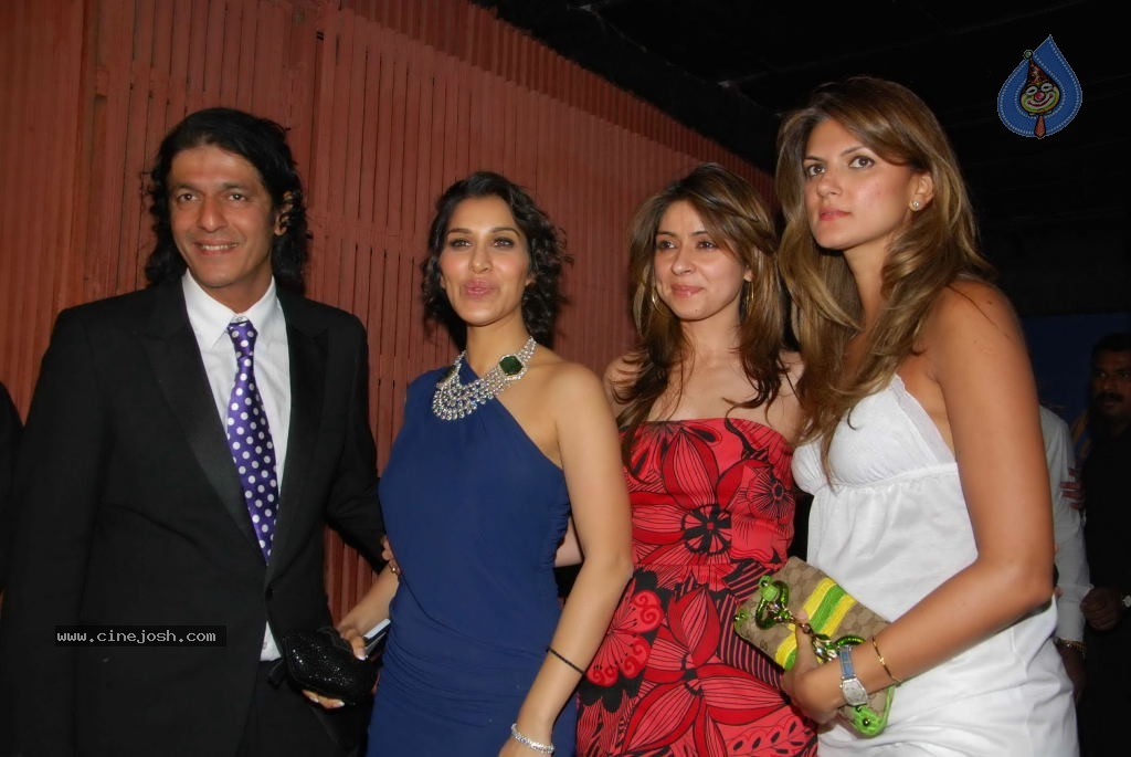 Bolly Celebs at Agneepath Movie Success Party - 92 / 150 photos