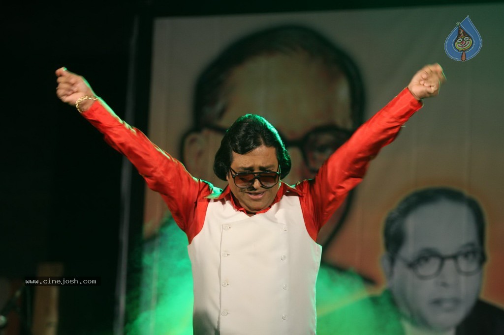 Bolly Celebs at Ambedkar Awards 2013 - 7 / 62 photos