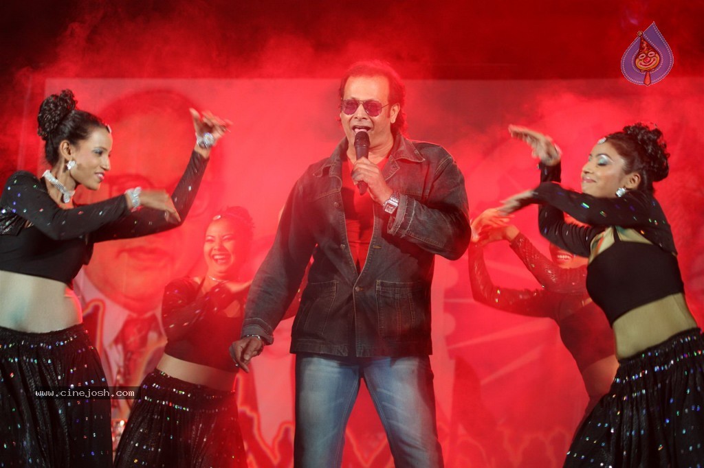 Bolly Celebs at Ambedkar Awards 2013 - 14 / 62 photos