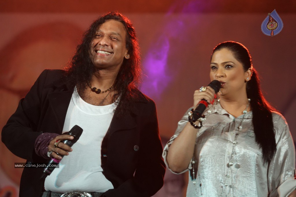 Bolly Celebs at Ambedkar Awards 2013 - 30 / 62 photos