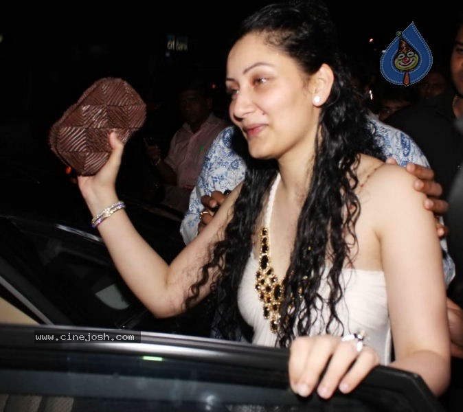 Bolly Celebs at Ameesha Patel Bash - 44 / 65 photos