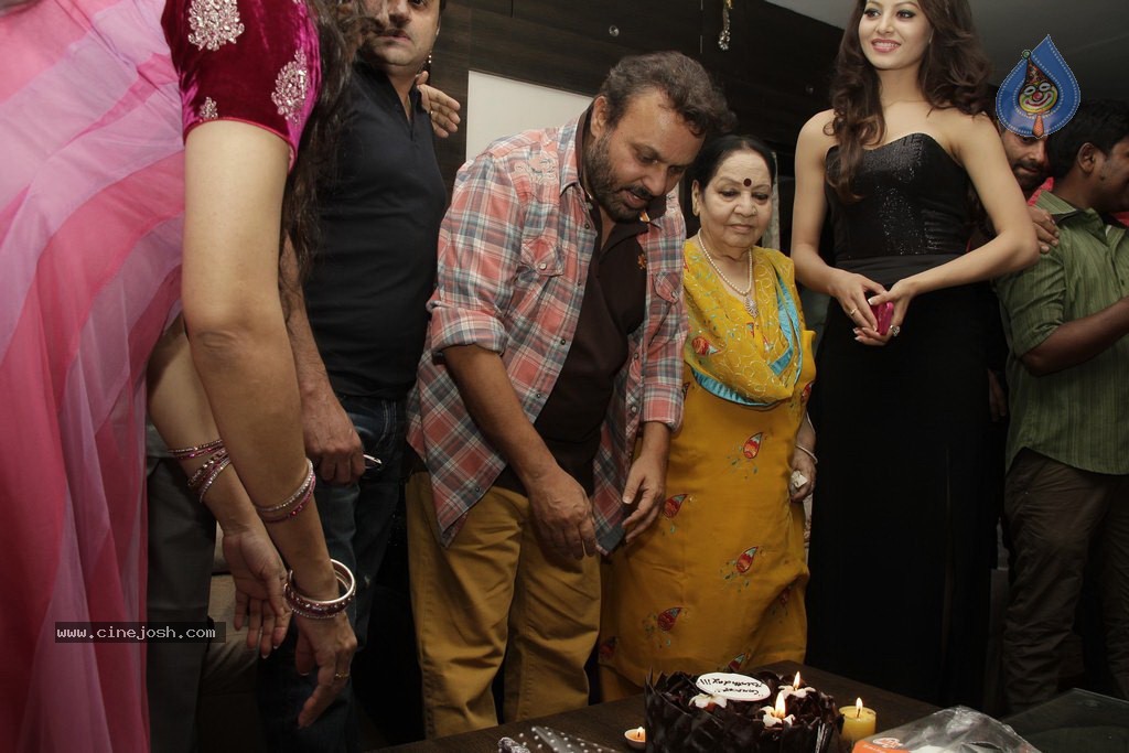 Bolly Celebs at Anil Sharma Bday Party - 28 / 55 photos