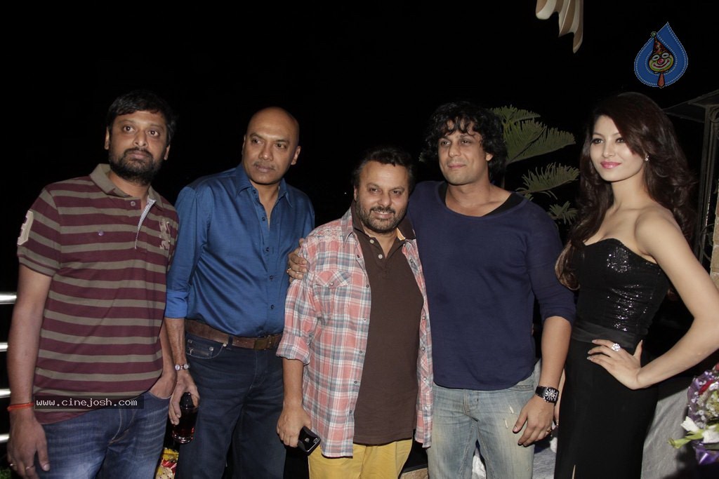 Bolly Celebs at Anil Sharma Bday Party - 50 / 55 photos