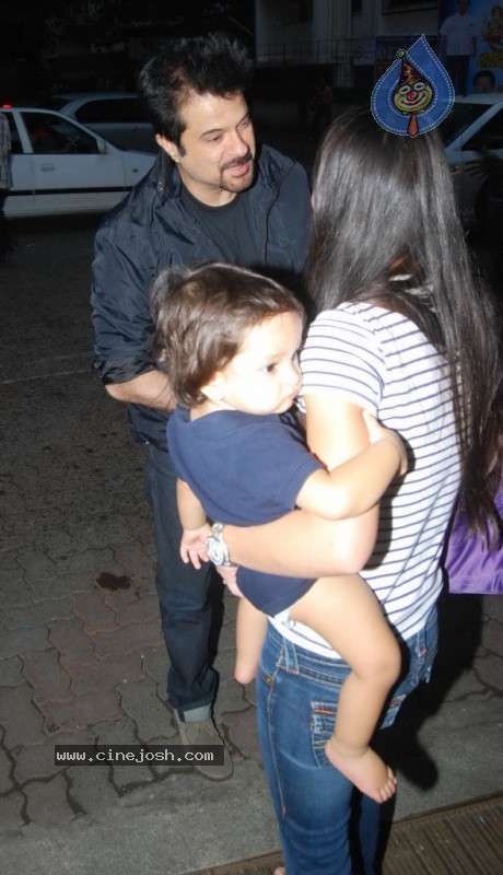 Bolly Celebs at Anupam Kher Art Exhibition Launch - 39 / 65 photos