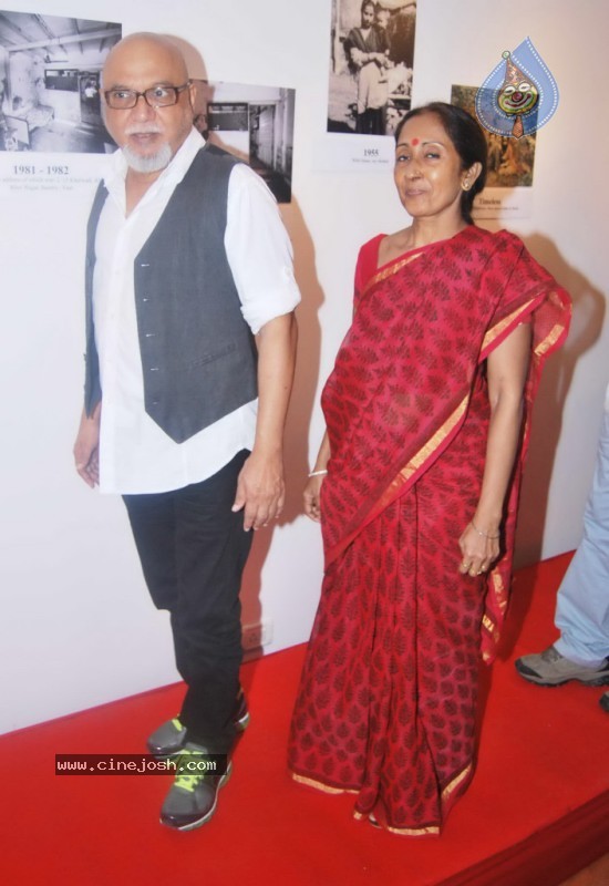 Bolly Celebs at Anupam Kher Art Exhibition Launch - 42 / 65 photos
