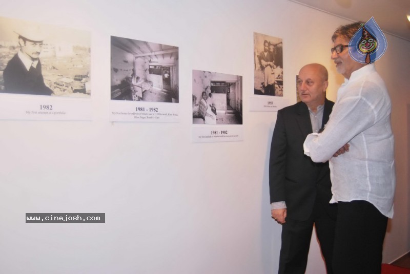 Bolly Celebs at Anupam Kher Art Exhibition Launch - 44 / 65 photos