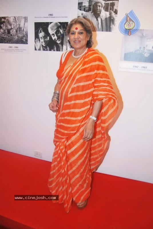Bolly Celebs at Anupam Kher Art Exhibition Launch - 61 / 65 photos