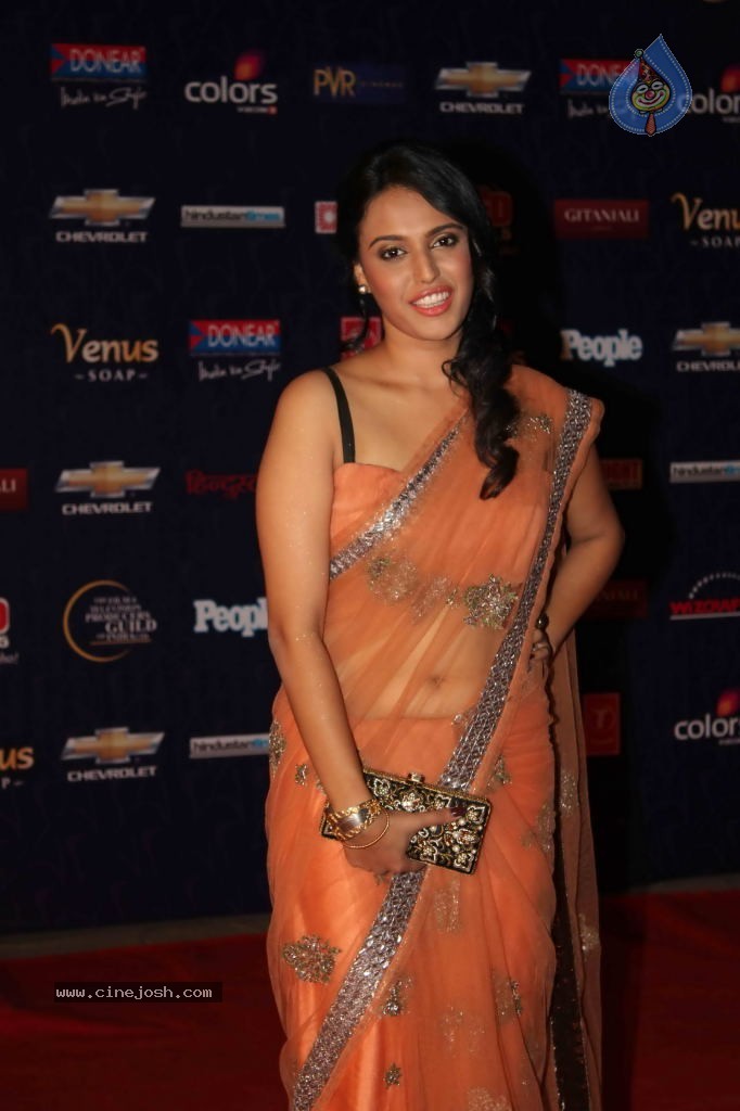 Bolly Celebs at Apsara Awards- 02 - 40 / 104 photos