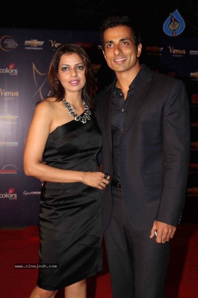 Bolly Celebs at Apsara Awards- 02 - 82 / 104 photos