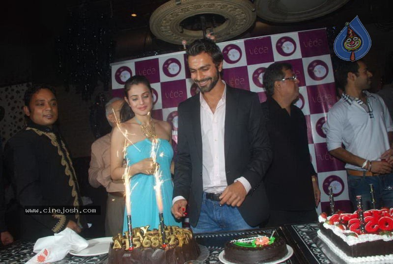 Bolly Celebs at Ashmit Patel Bday Bash - 26 / 175 photos