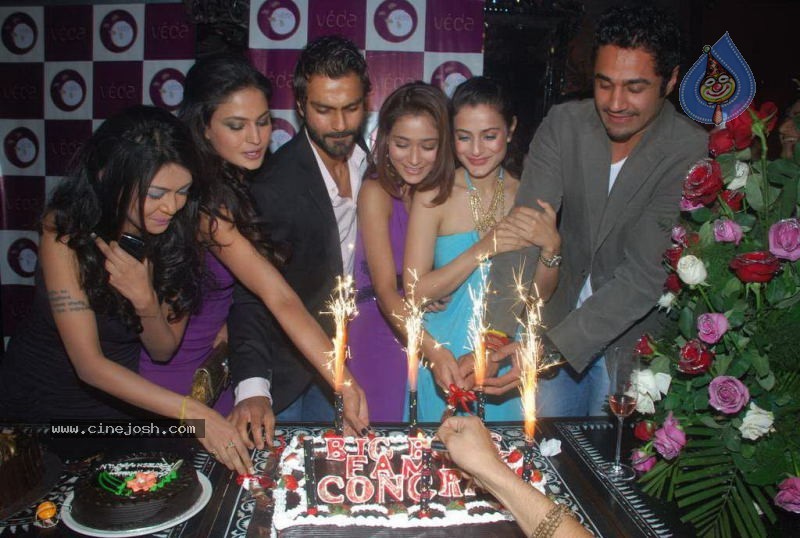 Bolly Celebs at Ashmit Patel Bday Bash - 34 / 175 photos